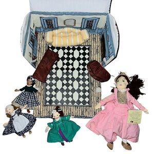 Vintage Colonial Williamsburg Cloth Fabric Dollhouse with Furniture and Dolls